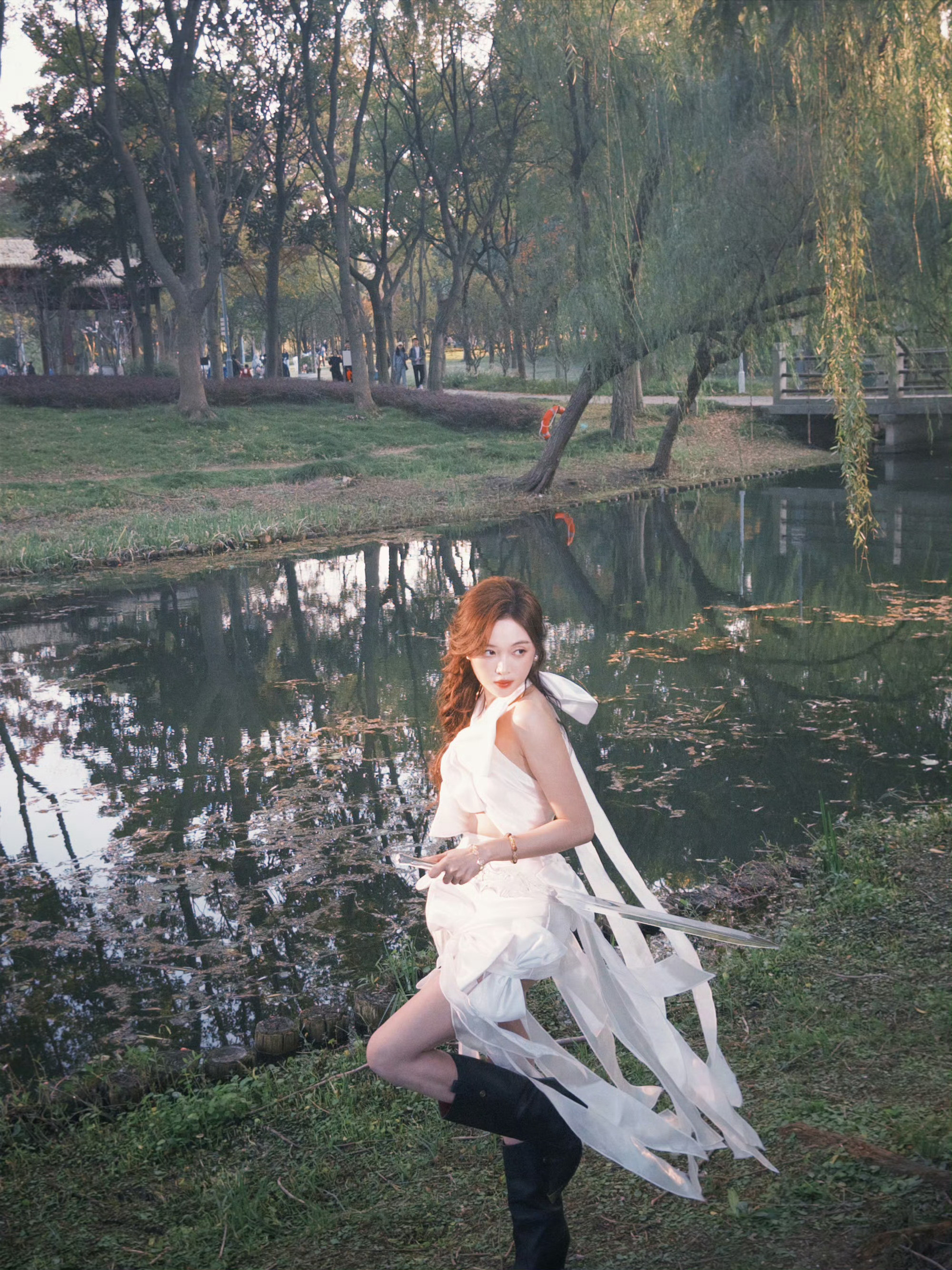 舞蹈老师说吴宣仪私下超nice超好相处，业务能力更是没话说——教几遍就完全吃透，