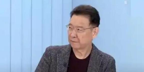 看到有人解答，赵少康为什么对我们恨之入骨。他说，就是因为在解放战争期间，他爸爸被
