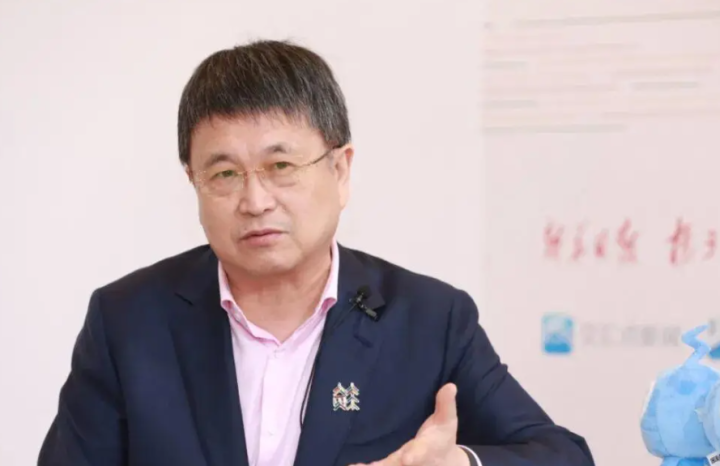 百亿豪门内斗, 继母长子出局!