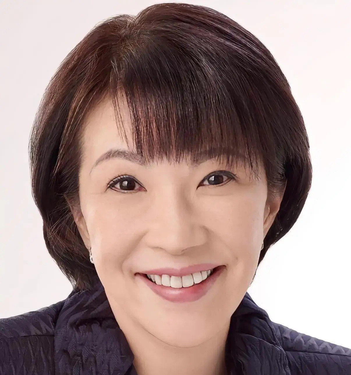 日本首相要换女当家的？这个女人叫高市早苗：有网友给她取了个外号，叫“搞