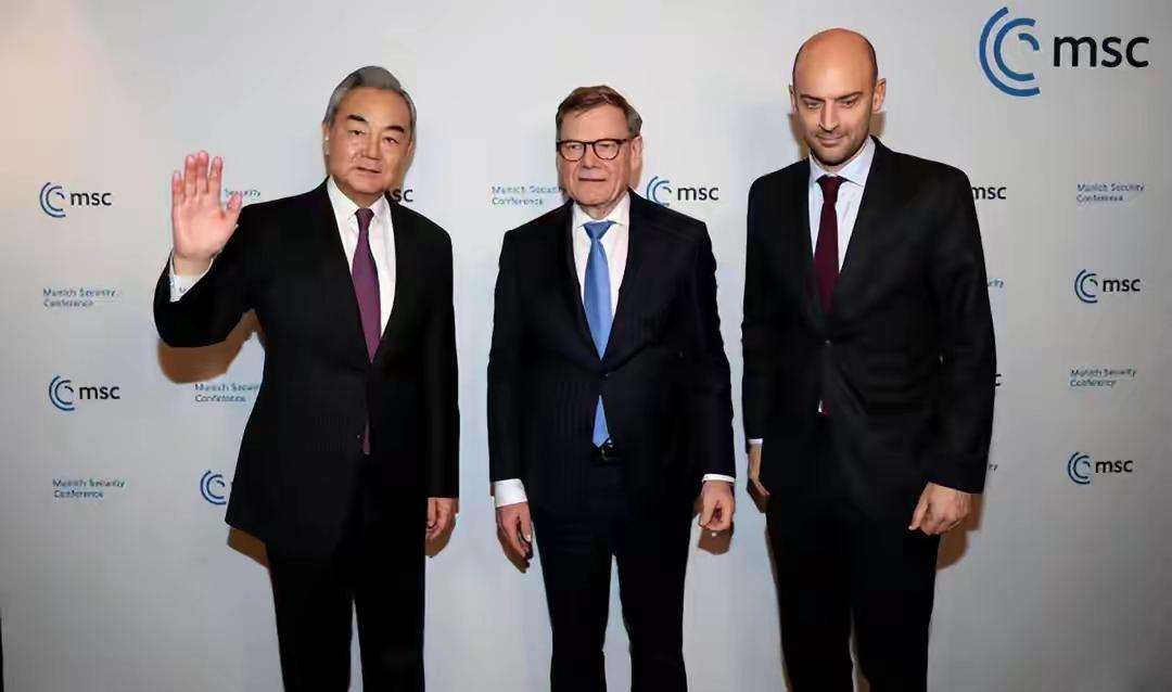 难道中德法三国要建立定期会晤机制？德法是想用中国抗击美国吗？外交部长王毅13