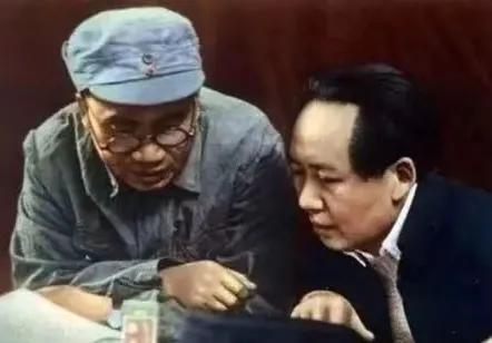 鞭辟入里1938年年底，朱老总带着毛主席写给阎锡山的亲笔信和《