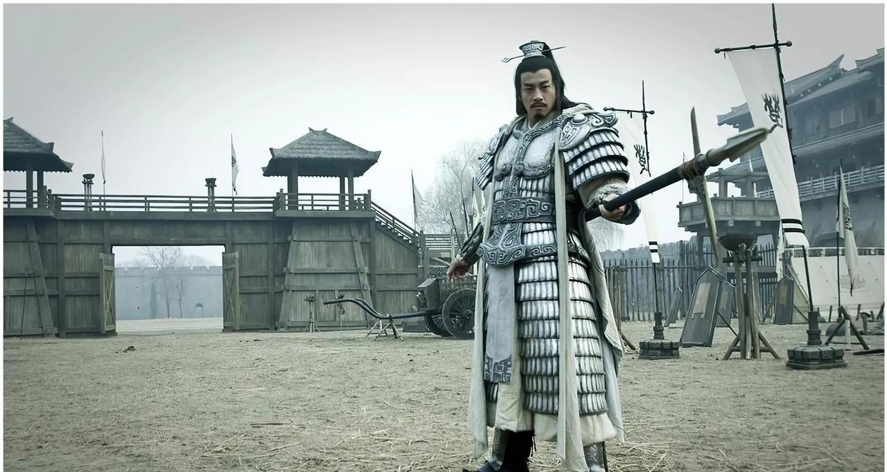 项羽对部下很恭敬，与士兵有福同享，为何后来大家纷纷背弃项羽投靠了刘邦？韩信一句话