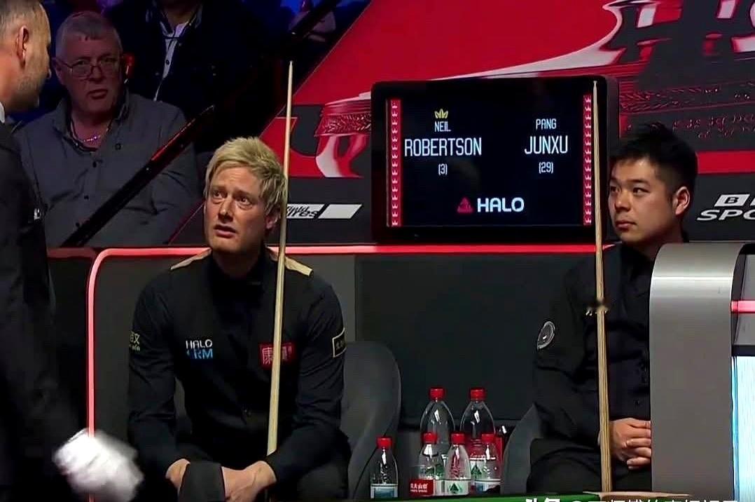 斯诺克世锦赛见证了历史！16个种子球员竟然一个都没掉队，全进了第二轮。这