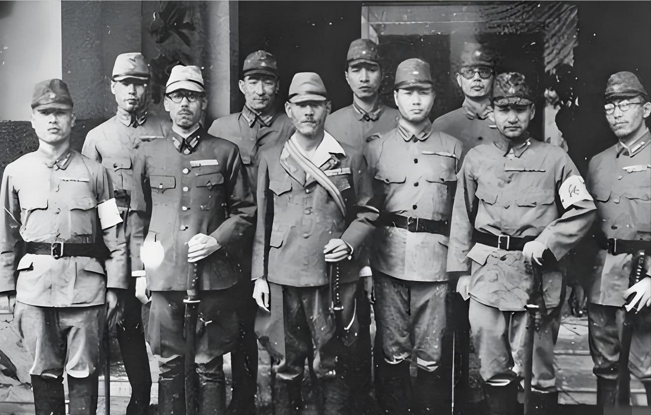 当年日本侵华之前，他们最擅长的间谍伪装，就是僧侣、搬运工、医生等，这样的身份能接