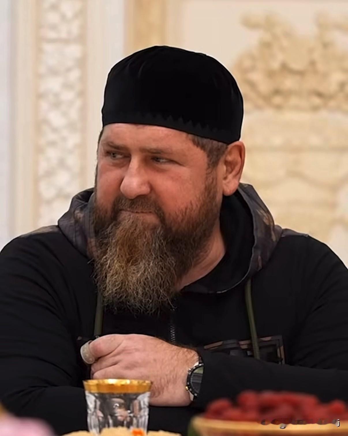 车臣接班人遭遇车祸，小卡德罗夫祸不单行！车臣卡德罗夫家族小卡德罗夫接班人亚当亚当