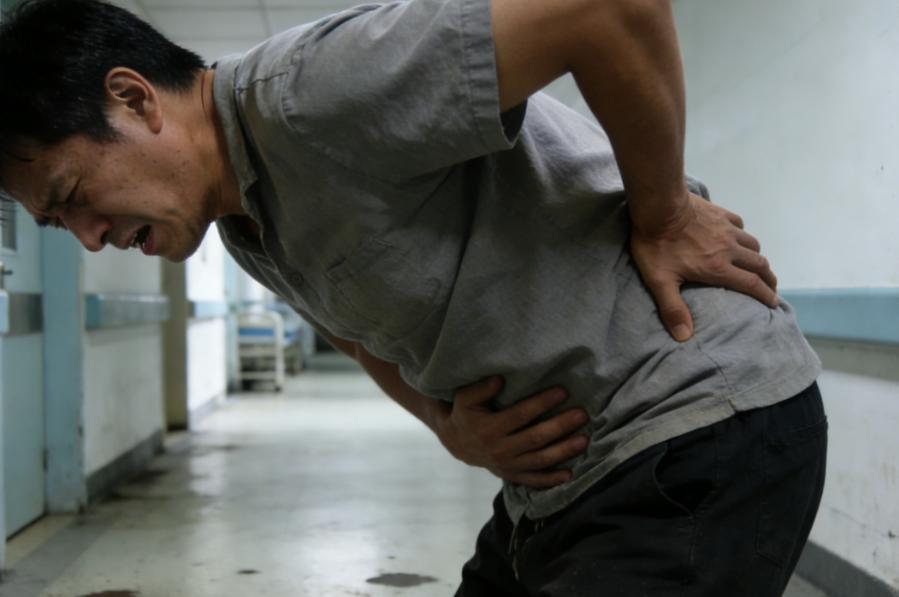 肚子又胀又疼还不排气？别硬扛！这可能是凶险肠梗阻很多人都有过肚子胀、肚子疼的