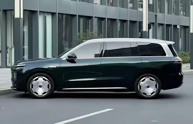 为什么买零跑汽车的越来越多了？十个月卖了50万辆，零跑提前两个月完成年销售目标