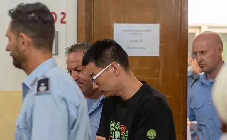 中国黑客徐泽伟被抓了！7月3日，应美国方面的请求，意大利警方在米兰逮捕了一名3