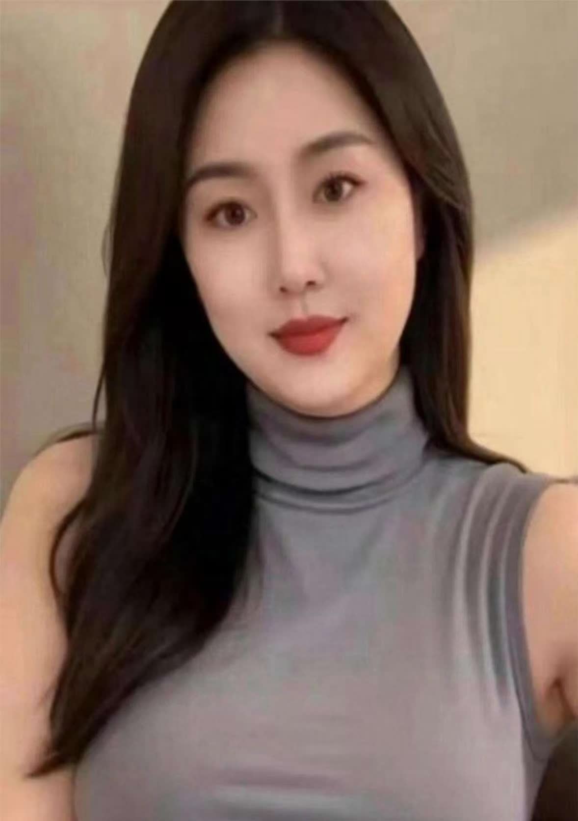 我绝经之后，就和老公分床睡了。到现在已经4年了，我睡次卧，他睡主卧。昨晚，我刚把