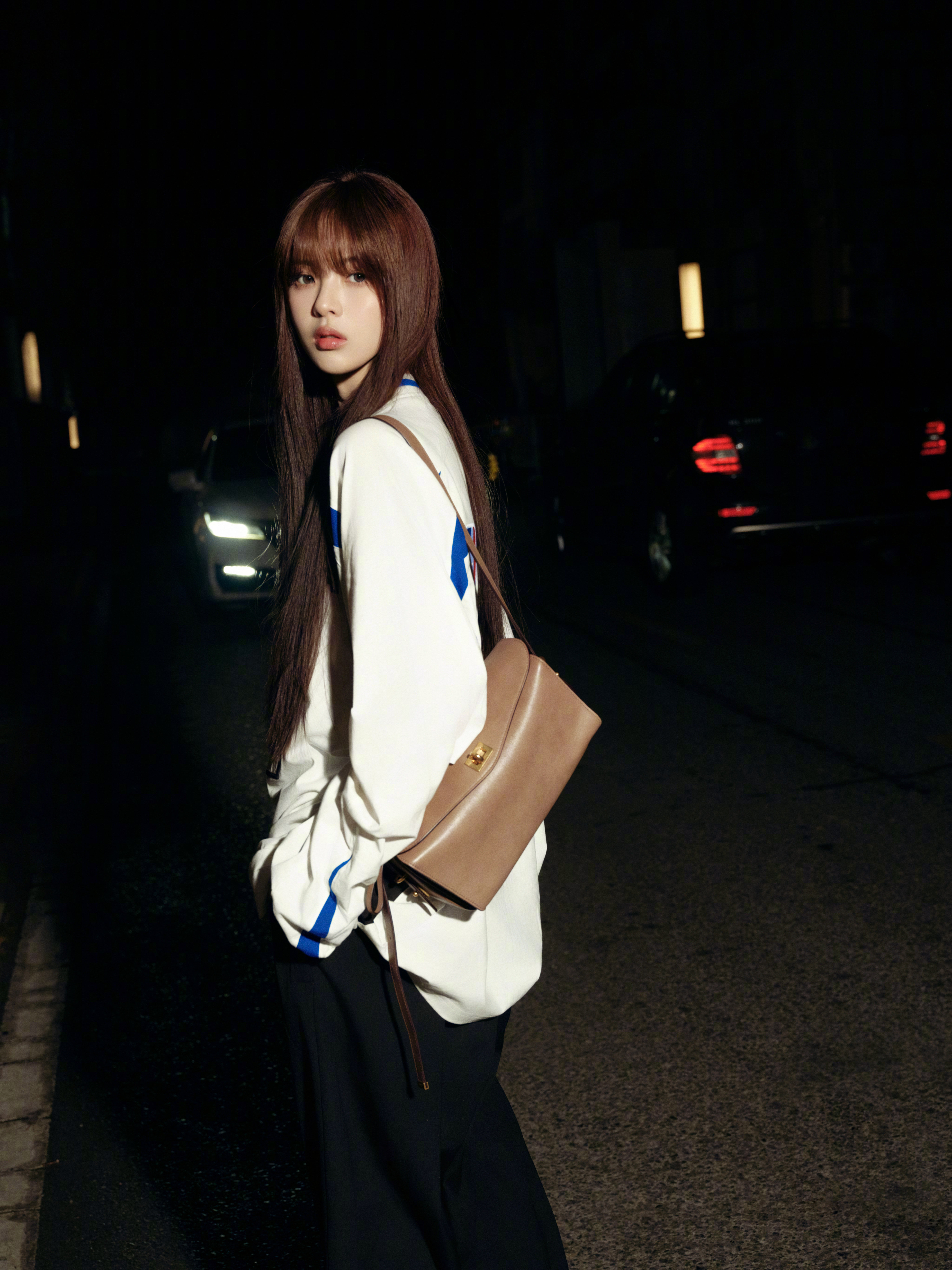 杨超越inBalenciaga✈️🇫🇷启程巴黎时装周，将亮相巴黎世