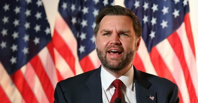 马斯克预测副总统万斯将接替特朗普成为美国总统，并称美国将迎来包含特朗普当前任期及