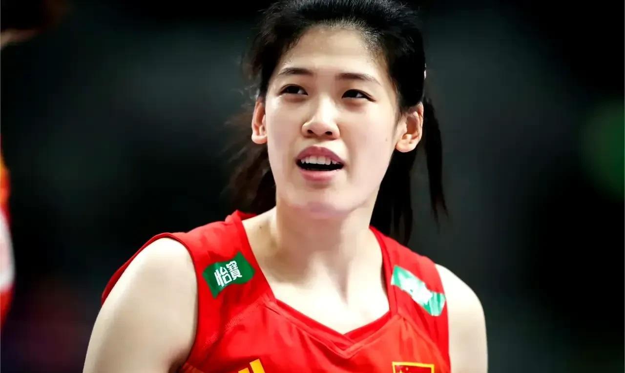 李盈莹世锦赛复出？搭档吴梦洁筑成最强主攻线距离女排世锦赛开幕还有一个月的时间，