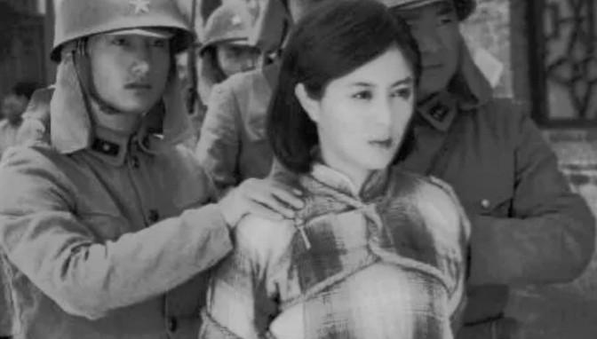 1936年，38岁的赵玉仙落入日军手里，日军把她扒光，然后钉在十字架上，赵玉仙的