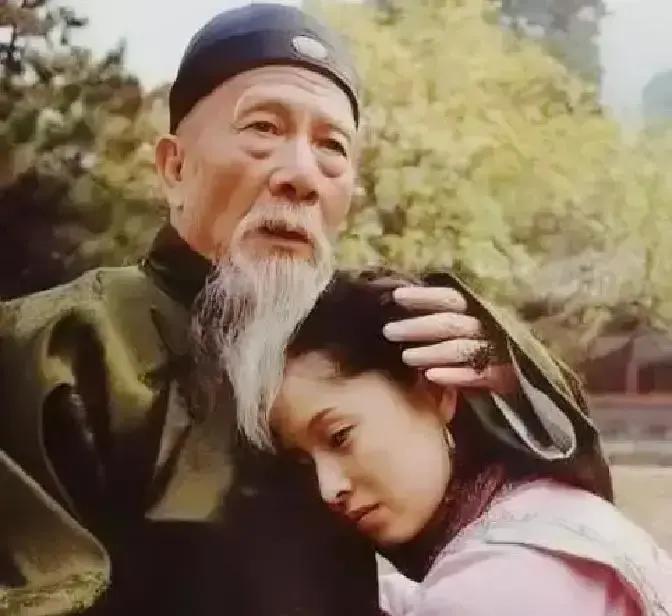 1881年，左宗棠顺利收复新疆。慈禧大喜，问李莲英：“赏他些什么玩意呢？”李莲英谄媚地笑道：“老佛爷