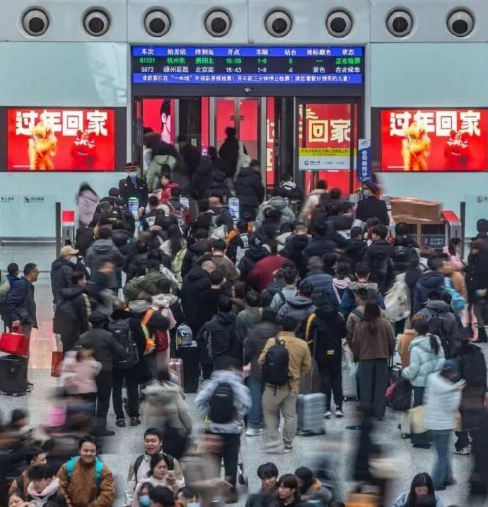 【12306回应长途有票短途无票：可及时候补购票】2月14日，针对近期网友反映