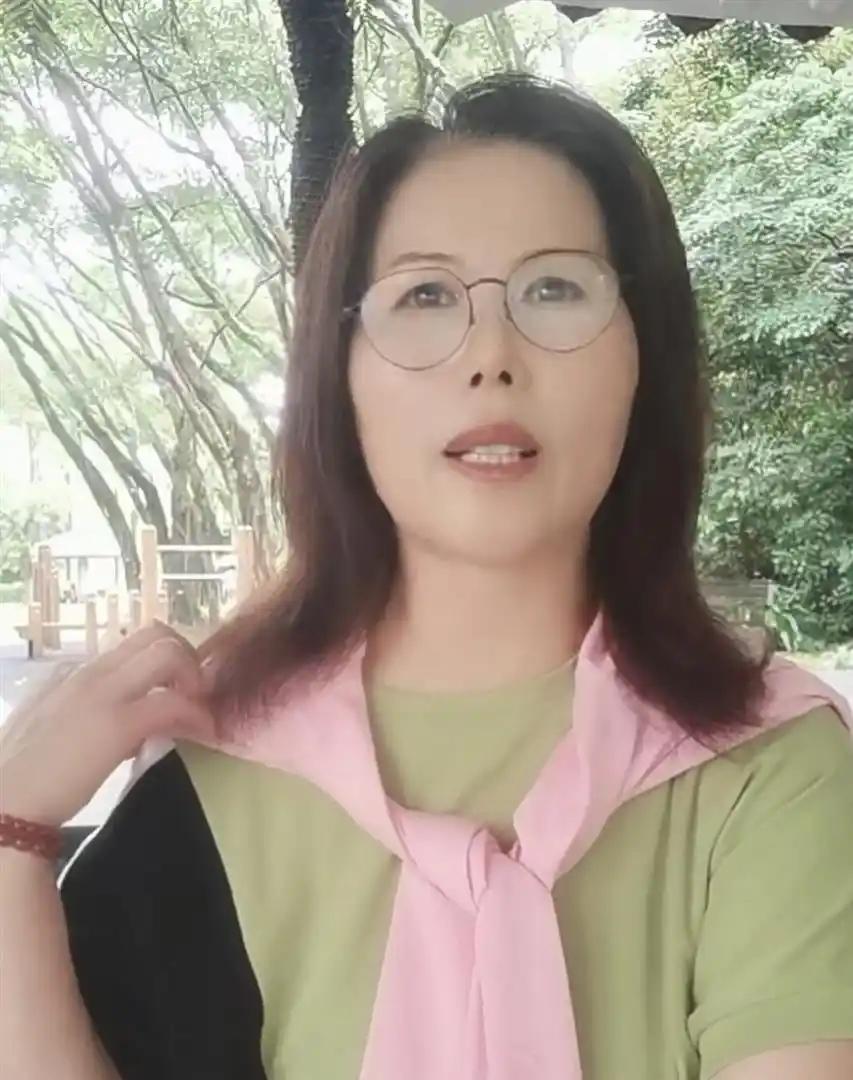 14号是小霖霖的生日，保姆小杨阿姨，在生日当天没有留在家里张罗，而是独自一人出门