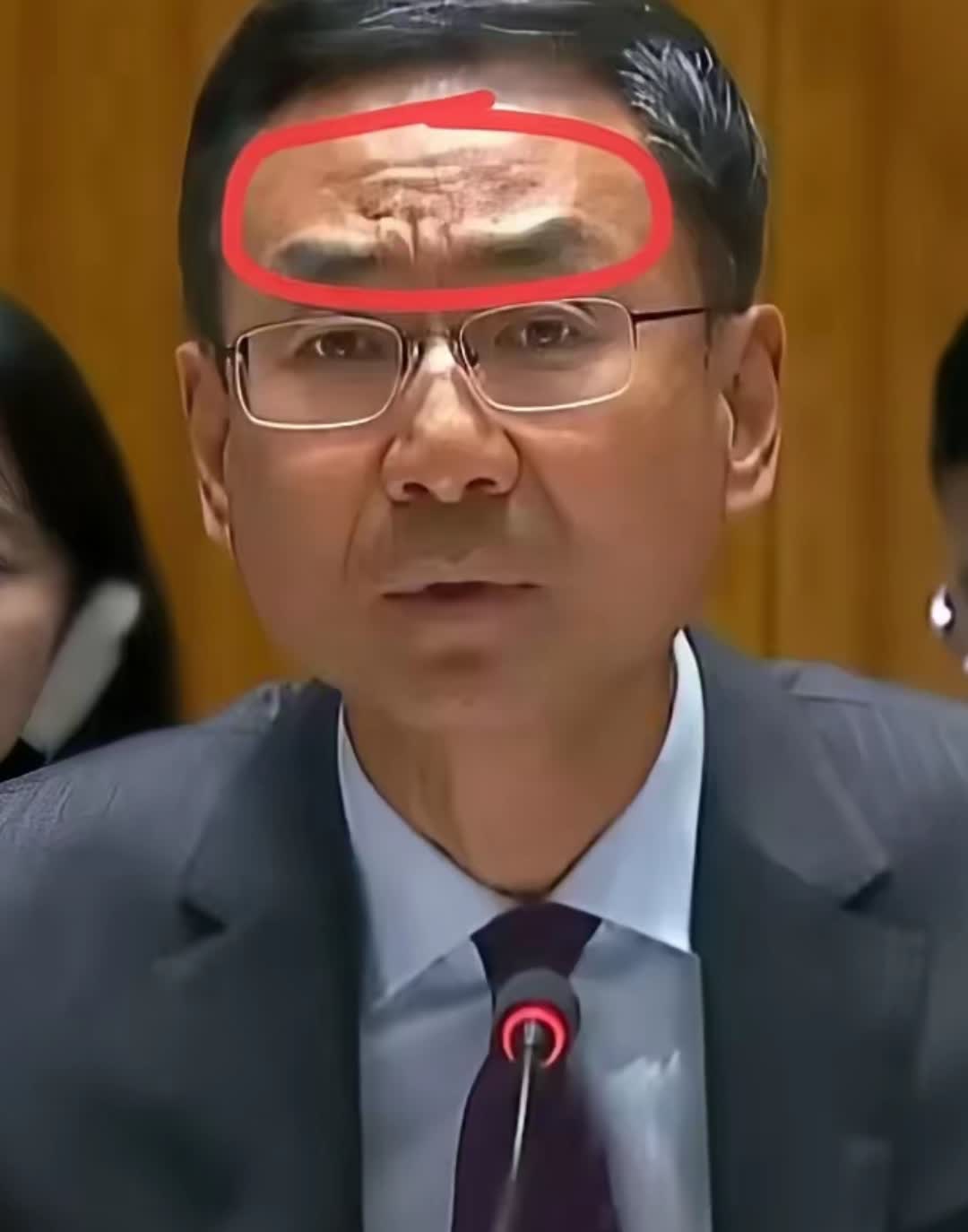 豪哥哥的飞机视频真的是火得不行，可最让人揪心的倒不是被卷进去的三哥，而是联合国大