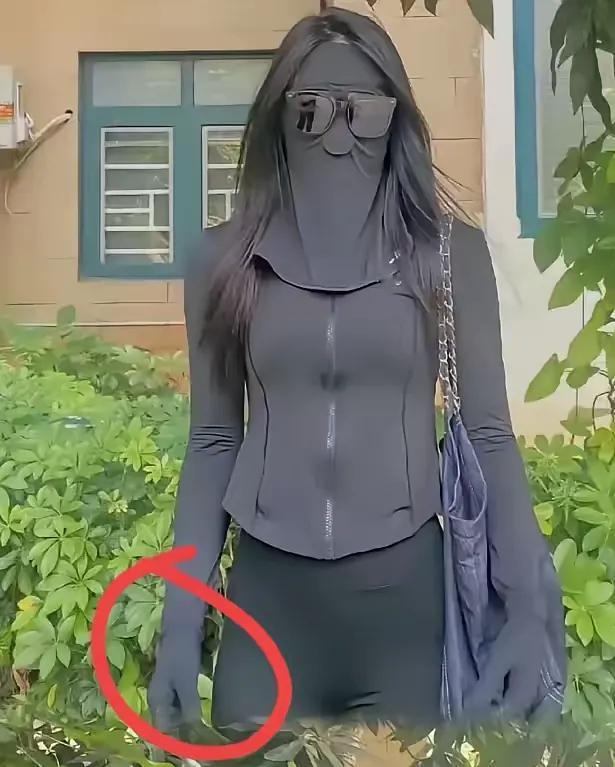 什么鬼大家第一眼看是什么？
