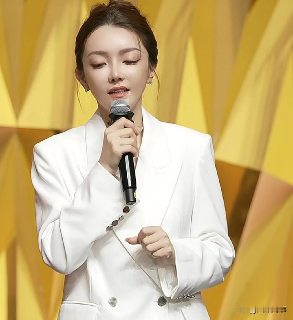 T佑新买库里南费用大，核算4元/公里！  