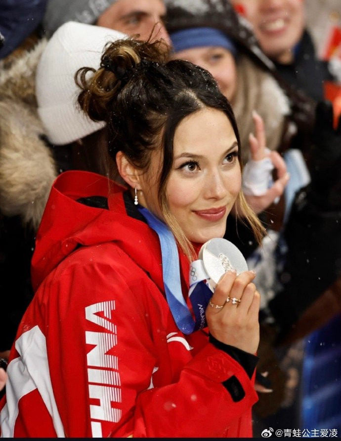 #谷爱凌每年回国推广滑雪运动#在个人社交媒体回顾自己在国内参与和推过滑雪运动的