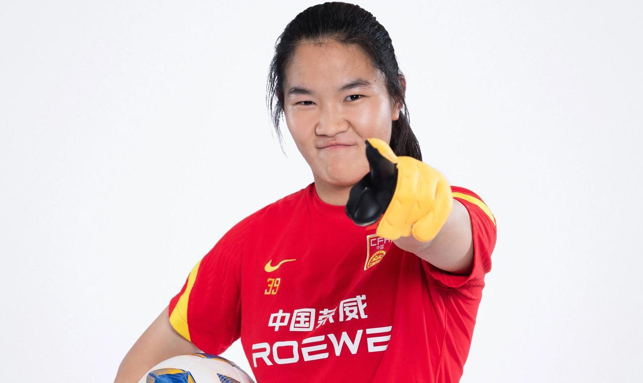 这门将不咋行啊！中国女足2:2韩国女足，和池笑然的绝杀一样印象深刻，我们的小门将