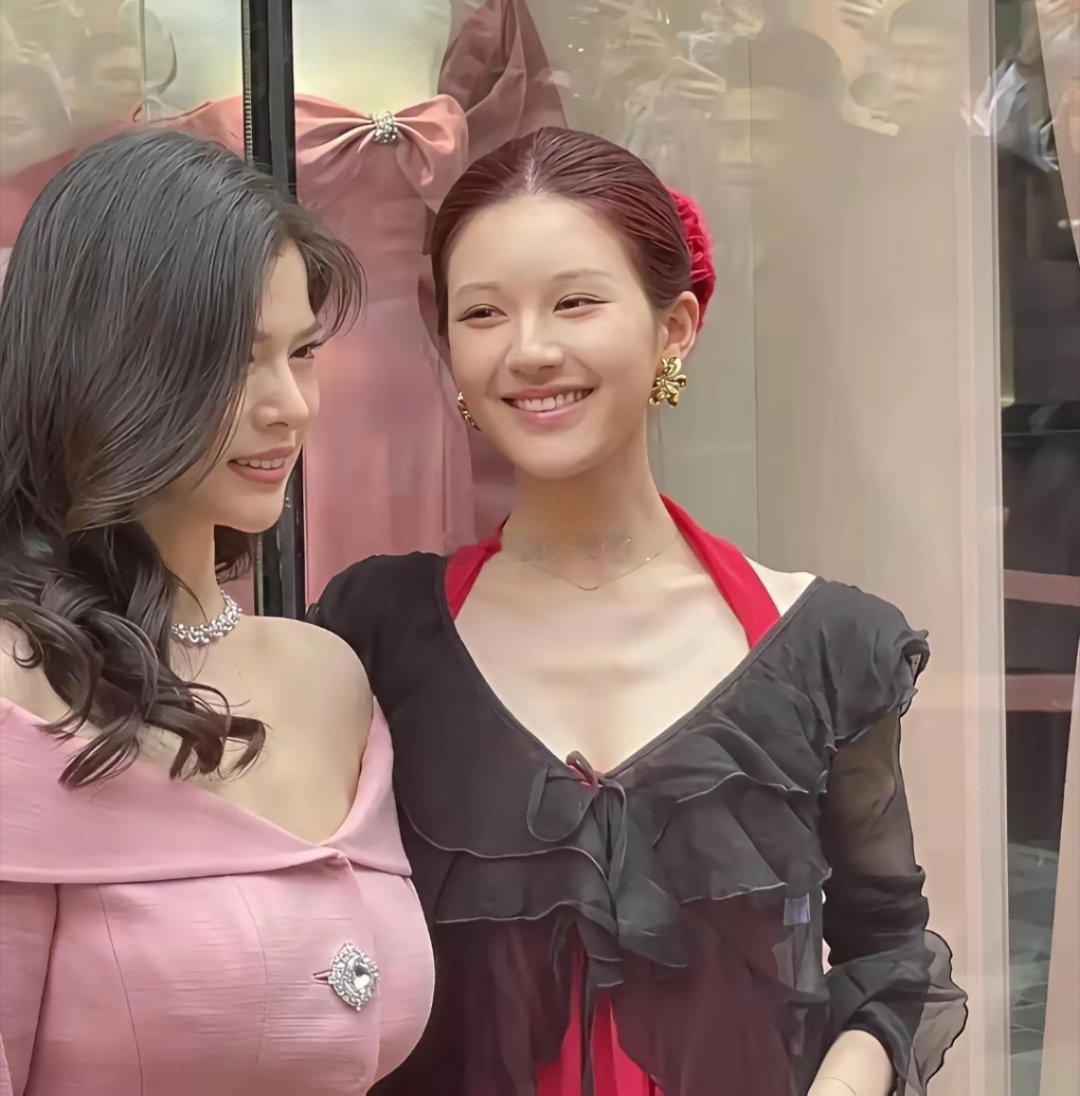 不愧是95花明星最美的，路人视角下很惊艳​​​