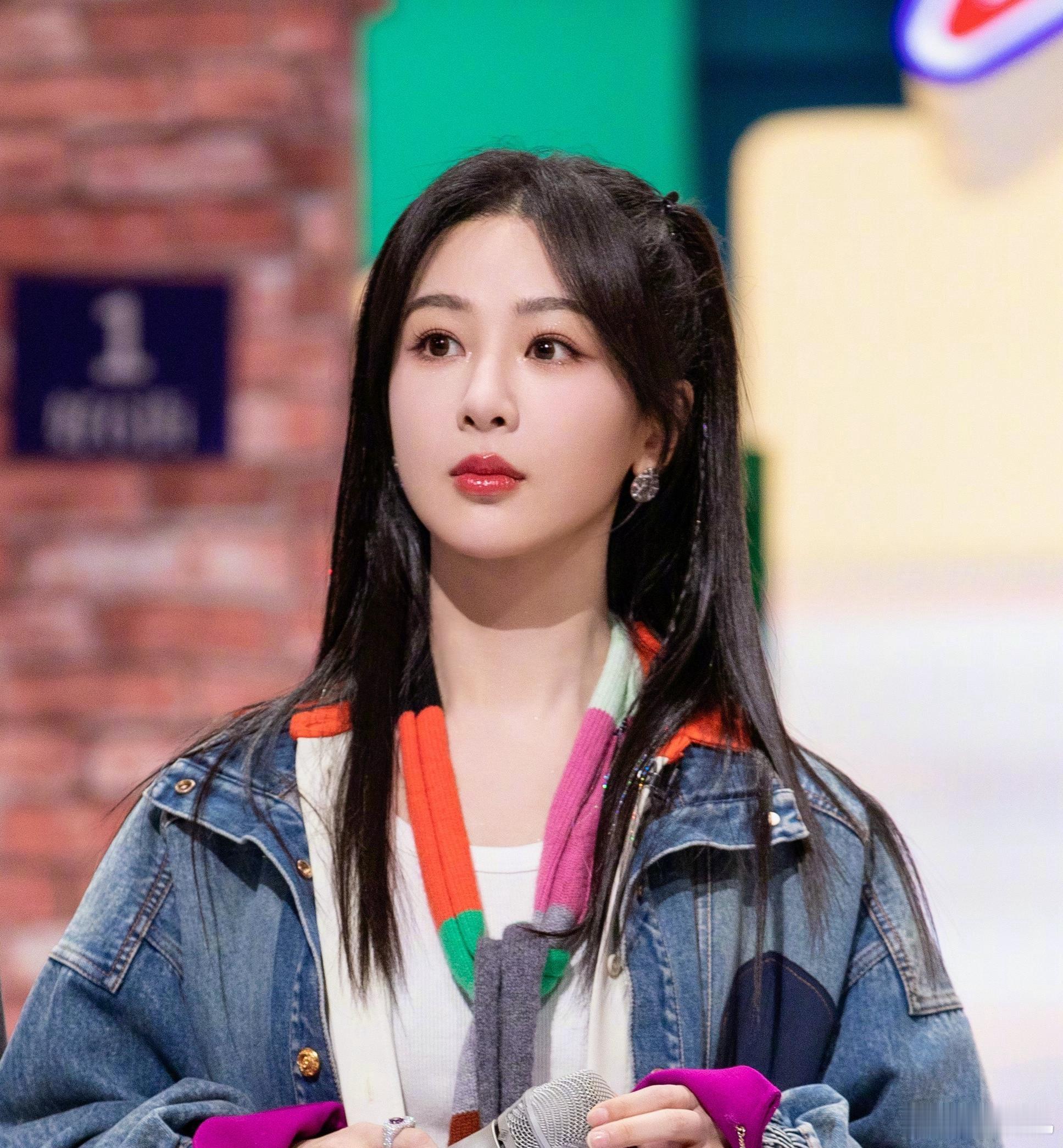 1.杨紫在圈子里还是挺清醒有事业心的，最近她就明确表态，说自己不想再继续参加真人