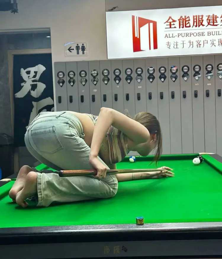 她这是把家里学的技术都用上了，看得出来她肯定天天练