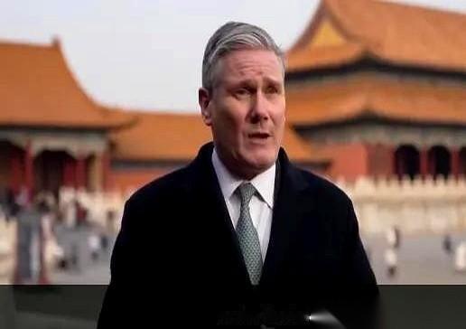 G7里，就快只剩一个了。消息传开了，中国打算单方面给英国免签，一来就是30天。