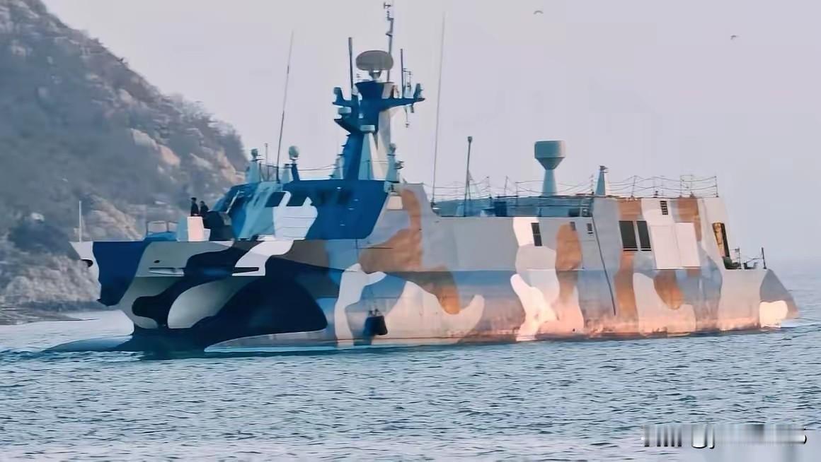 魔改后的022导弹艇准备干什么？022导弹艇可以携带8枚反舰导弹，反舰火力堪比