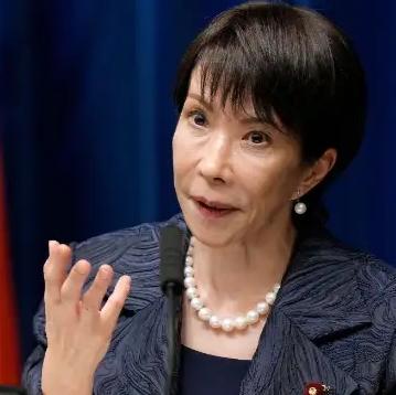高市早苗从重金属摇滚乐队鼓手到“安倍女孩”高市早苗的父亲在丰田旗下的一家