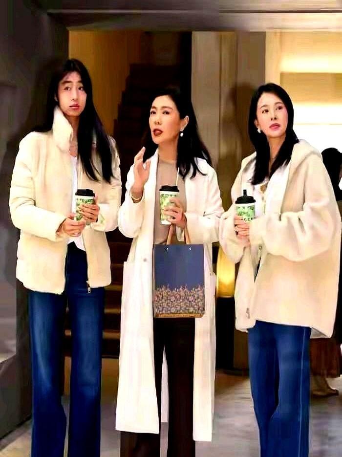 爷爷高，孙子也高，不是巧合，是基因在暗中接力。佟知霏天天喝半升奶，十点前躺平，