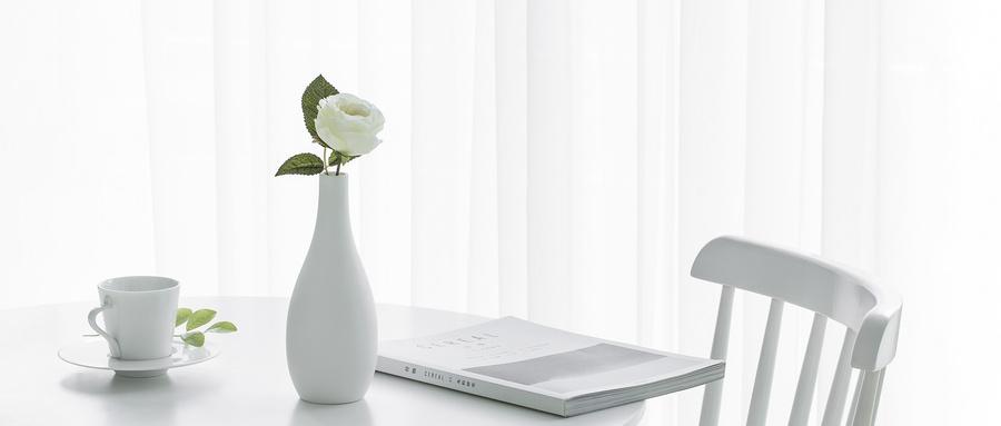 请警惕你的孩子，正在干的3件事儿： 1、千万不要让你家孩子碰恐怖、惊悚、凶杀