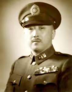 1949年1月29日凌晨，趁看管的特务们都回家过年，被软禁的国民党上将卫立煌从住