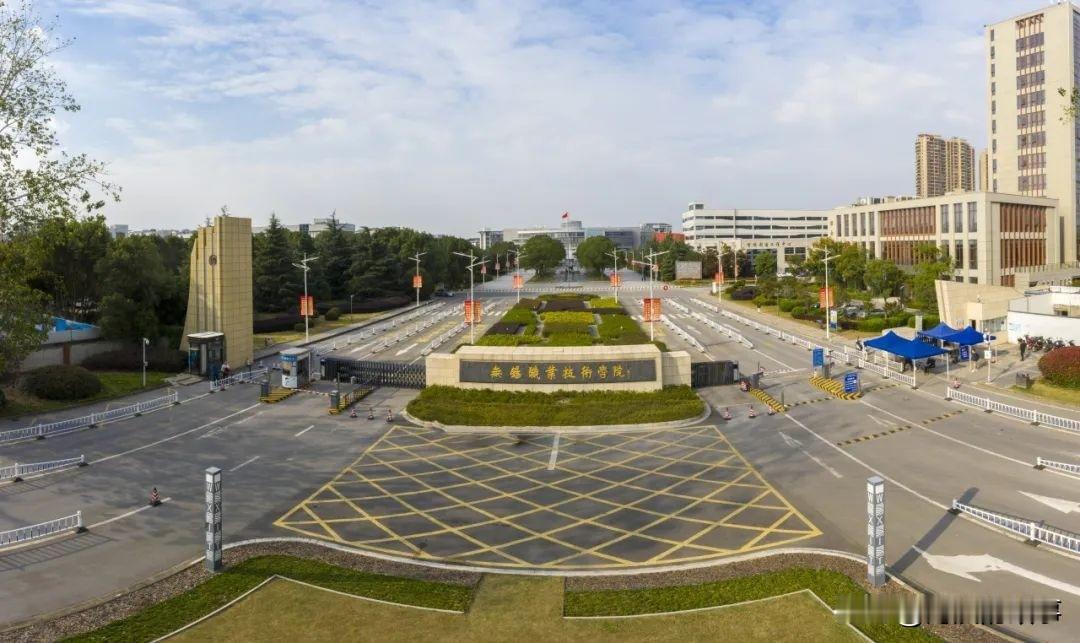大家只知道清华北大这样的本科大学，大家知道专科段哪些大学是榜首吗？我个人觉得现在