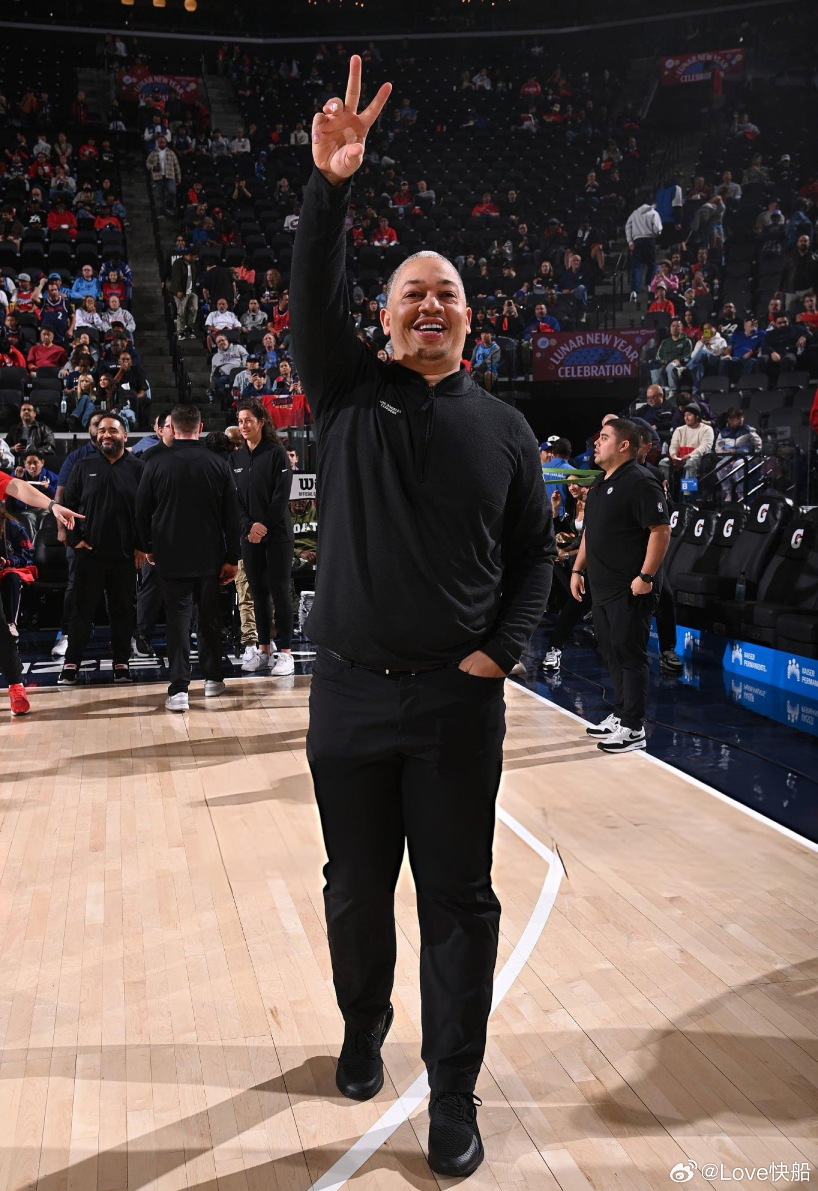 泰伦·卢谈到与伦纳德共事七年的感悟：“他就是个赢家。本赛季我们开局6胜21负，他