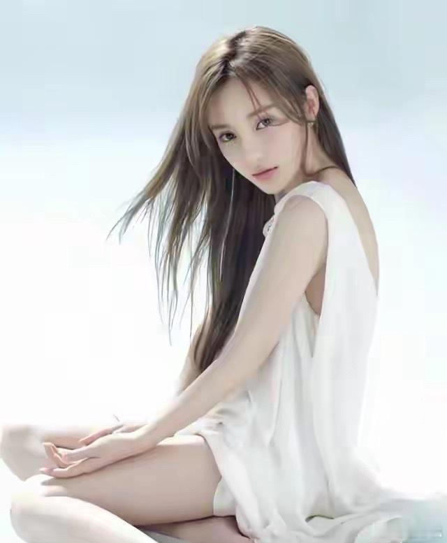 1.李小璐签了mcn公司后，就经常录一些独立女性软文，搞不好也会去直播带货。2.