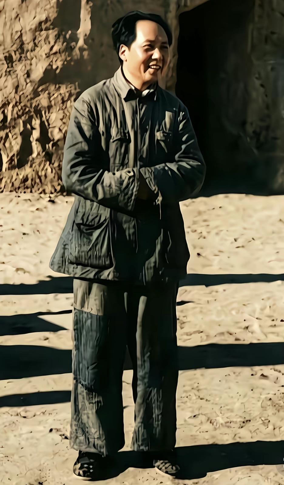翻到伟人这张照片，感到好亲切，主席永远和蔼可亲！但是又突然鼻子一酸，看看吧，救人