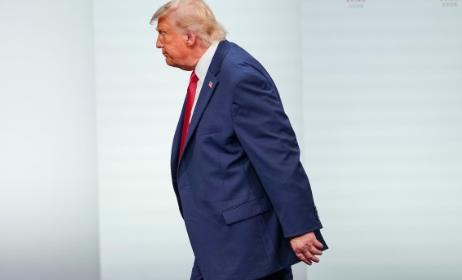 美国强行封杀伊朗全境航班，中方直接硬刚就在9月22日，美国财政部长贝森特公开