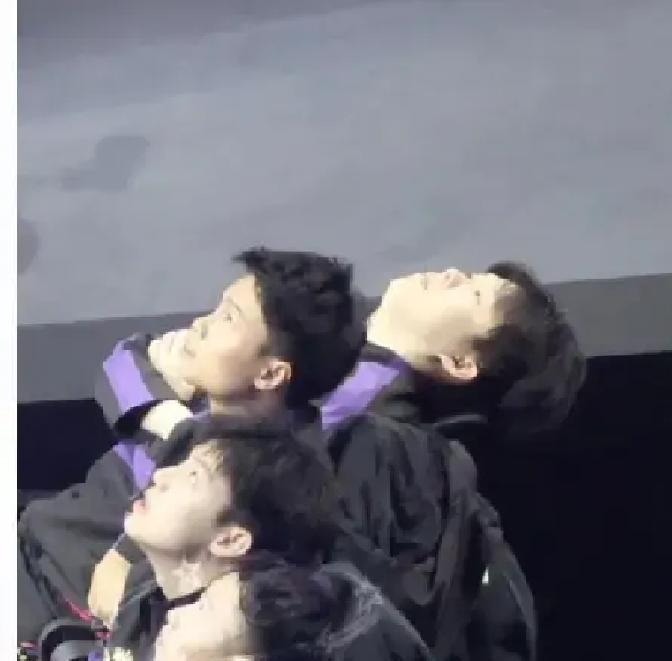 乒超总决赛，今年被自己人抛弃了。你看参赛名单。孙颖莎、樊振东、许昕、林诗栋