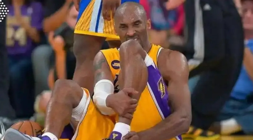 科比当年还是太着急，否则职业生涯还可以延续几年，性格害了他科比，跟腱断裂，2