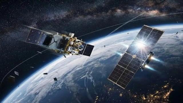 太空惊魂！中美卫星仅隔200米擦肩，SpaceX倒打一耙遭硬核打脸神舟二十