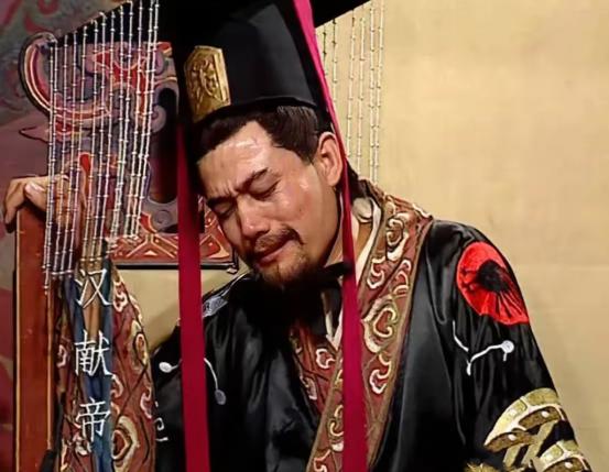 220年，曹丕废了汉献帝刘协，刘协问道：“你不会杀了我吧？你父亲魏王可是说过，让