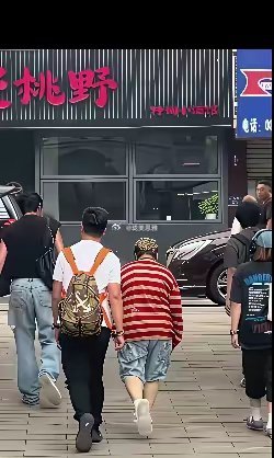 现在才发现，韩红真是个好演员！！走个面之前，一点绯闻都没有！！！​​​
