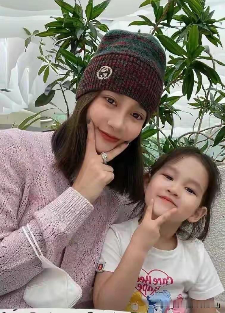 三段感情只结过一次婚！郭德纲原儿徒曹云金和著名演员唐菀短短两年婚姻，到底输在哪？