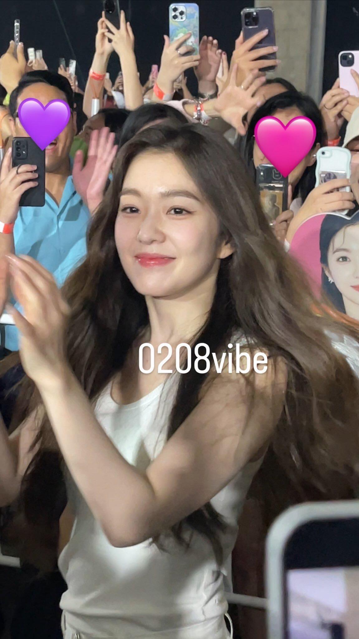 感觉裴珠泫的脸蛋旁都自带💕💕爱心emoji的​​​