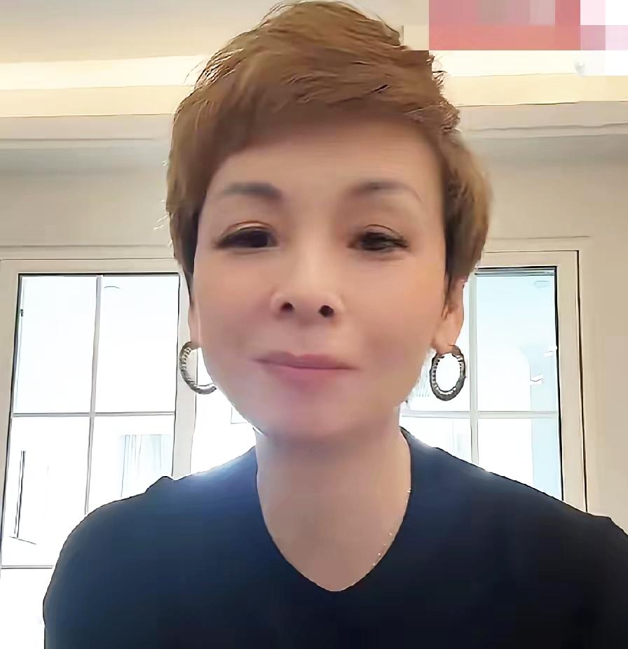 麻六记高管洋洋三言两语平息张兰母子风波，这情商绝了。近期兰姐与儿子小菲的母子发