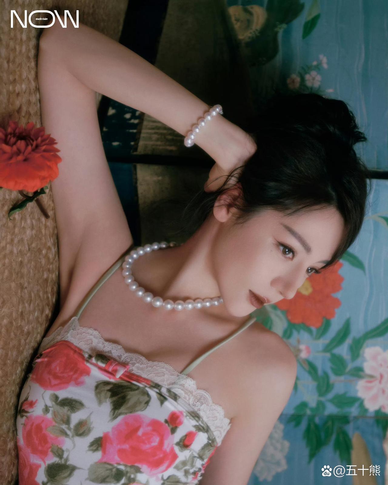 妈呀！迪丽热巴这全新时尚大片一出来，我眼睛都看直了，直接被美到失语！她身