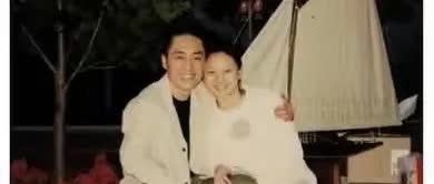陈婷19岁时与50岁张艺谋在一起，除了年轻以外，也不是特别漂亮，与巩俐相比差多了